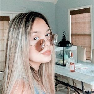 Meet your Posher, Julie